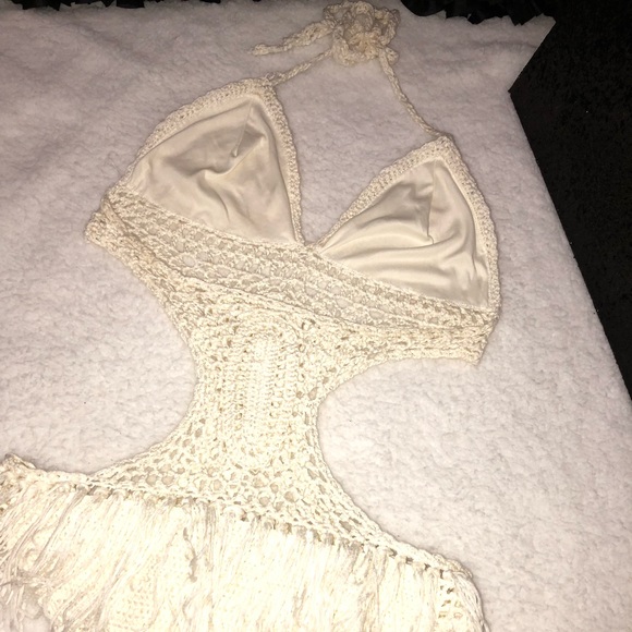 *Super Pretty Ivory Crochet One Piece With Fringe* - Picture 6 of 6